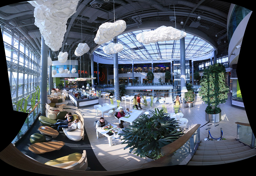 FOOD COURT IN  FORUM SHOPPING CENTRE IN GLIWICE / ZALEWSKI ARCHITECTURE GROUP