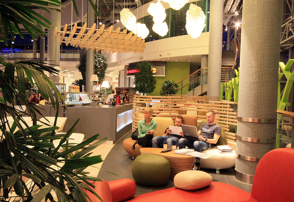 FOOD COURT IN  FORUM SHOPPING CENTRE IN GLIWICE / ZALEWSKI ARCHITECTURE GROUP
